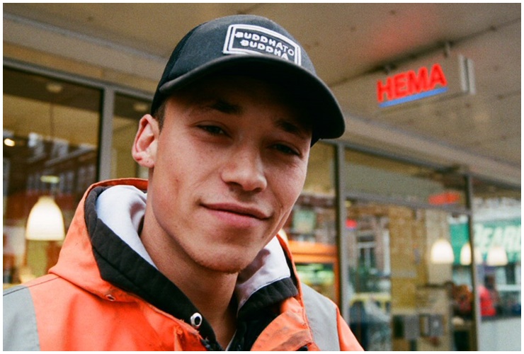 Chỉ vì một bức hình do gái lạ chụp lại, cuộc đời chàng công nhân xây dựng rẽ sang hướng khác - 1