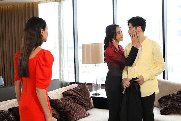 Bỏ vợ lấy con gái sếp tổng được nhà mặt phố, đêm tân hôn điếng người khi em tháo tóc giả - 2