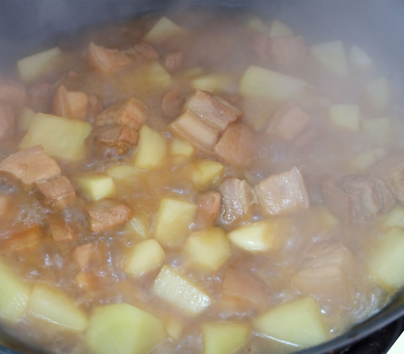 Chần thịt lợn nên dùng nước lạnh hay nước nóng? Nhiều người dùng nhầm nước khiến thịt tanh nồng lại “khô như rơm” - 16