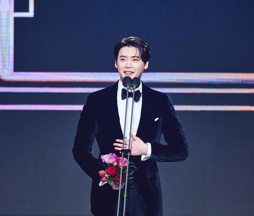 Lee Jong Suk hẹn hò &#34;em gái quốc dân&#34; IU trong kỳ nghỉ 3 ngày 2 đêm - 5