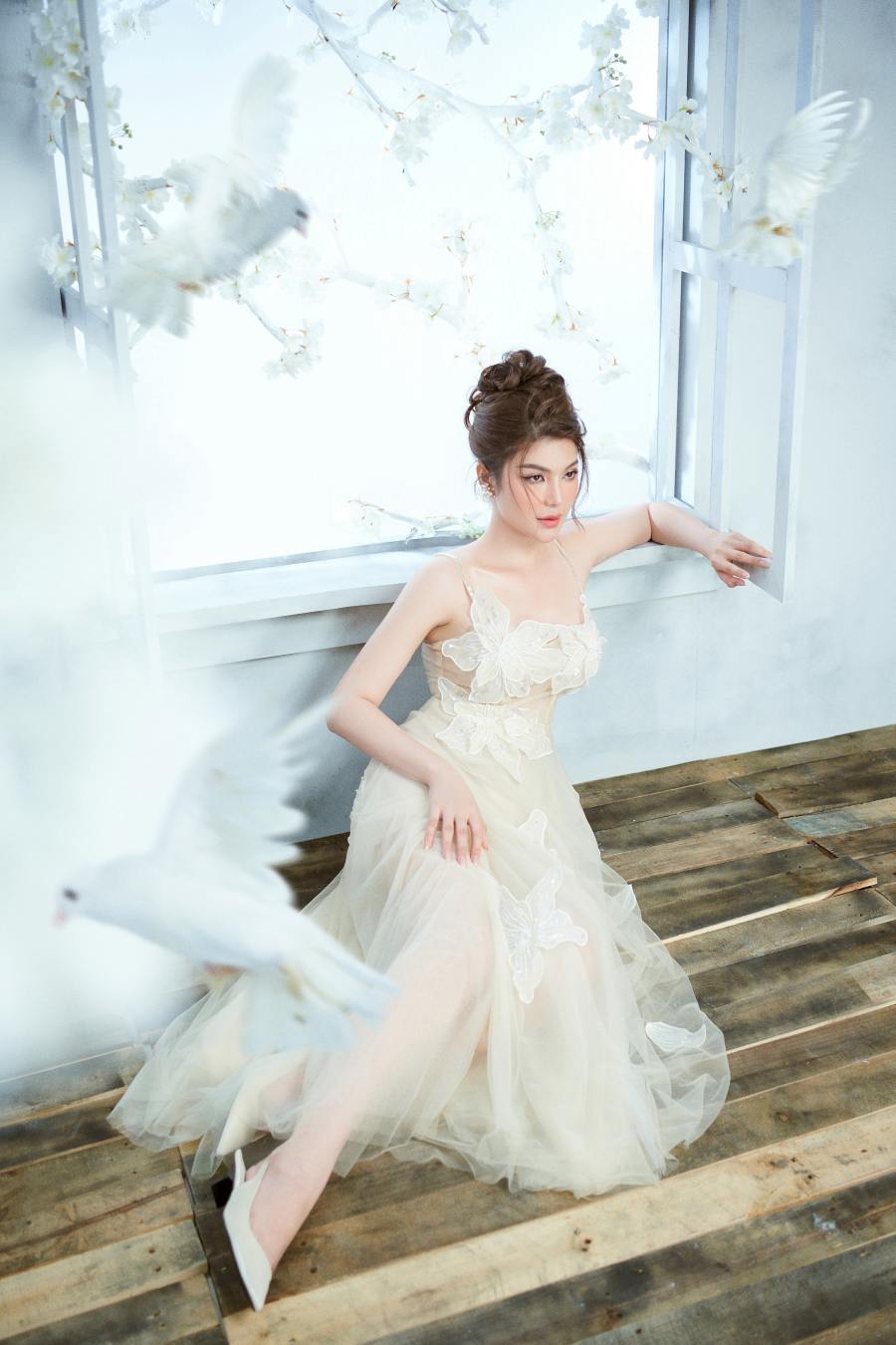 Lily Chen: “Vai Liễu bị chồng cắm sừng trong Mẹ Rơm giúp tôi được biết tới nhiều hơn&#34; - 5