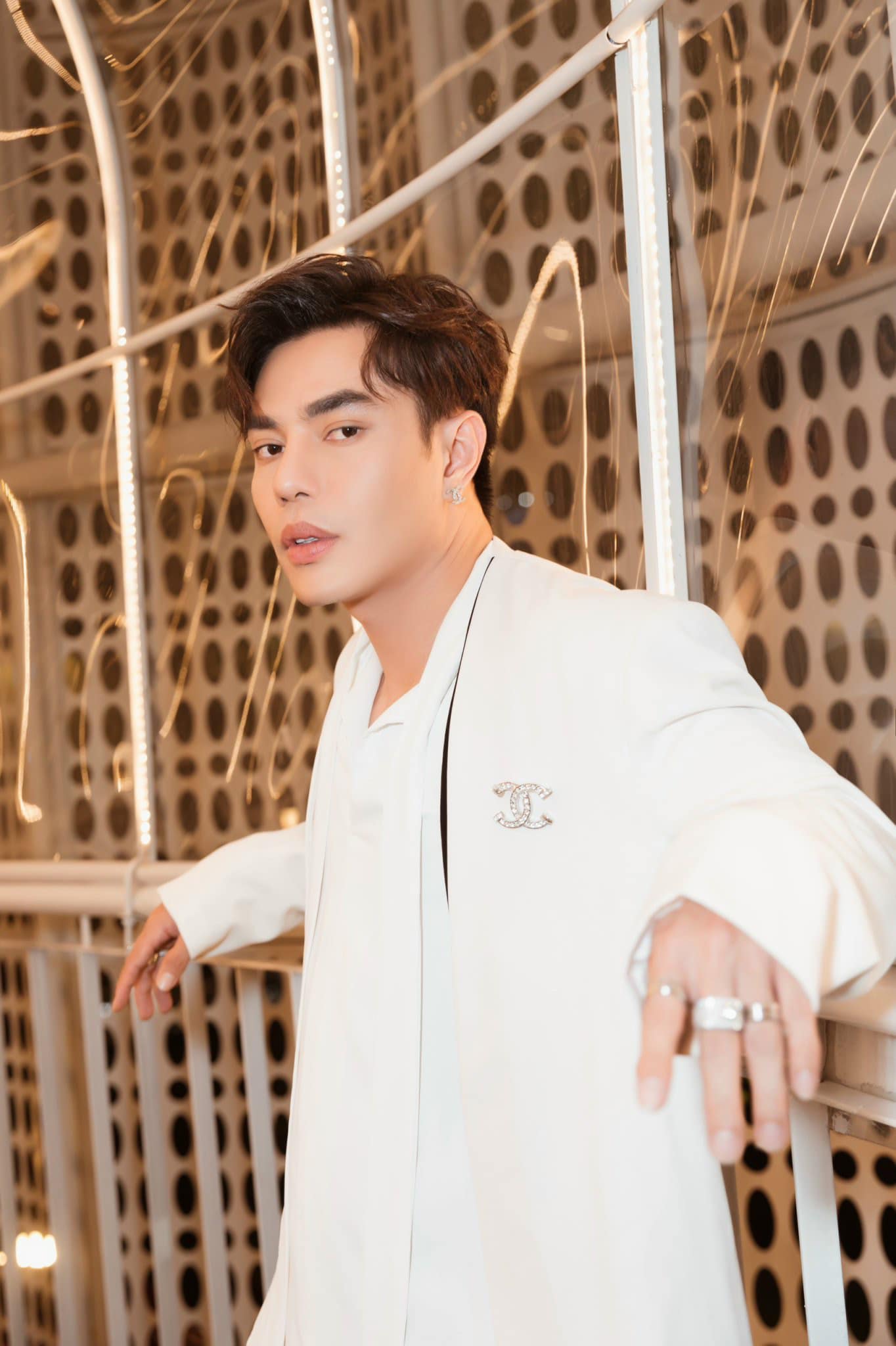 Vừa bị VTV gọi tên, Lê Dương Bảo Lâm đã "đánh bại" Hari Won, Mỹ Tâm dẫn đầu BXH này - 2