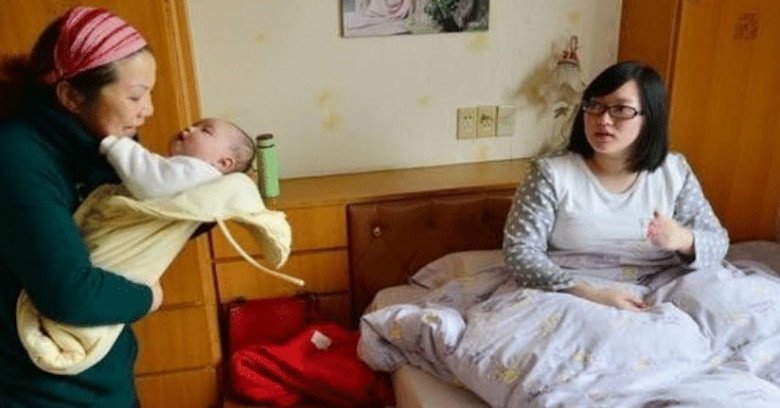 Thuê chị dâu đến trông con hộ, được một ngày con gái đã sốt cao nhưng tôi mỉm cười khi xem camera - 1