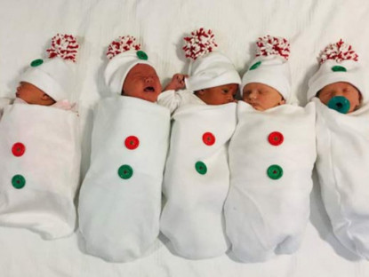 Gia đình - Người mẹ sinh 6 con chỉ trong vòng 10 phút, em bé nhỏ xinh nằm gọn trong lòng bàn tay