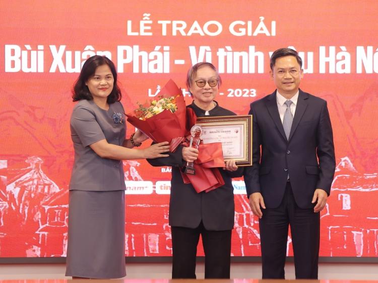 Tình yêu Hà Nội bền bỉ, xuyên thời gian của NSND Đặng Nhật Minh