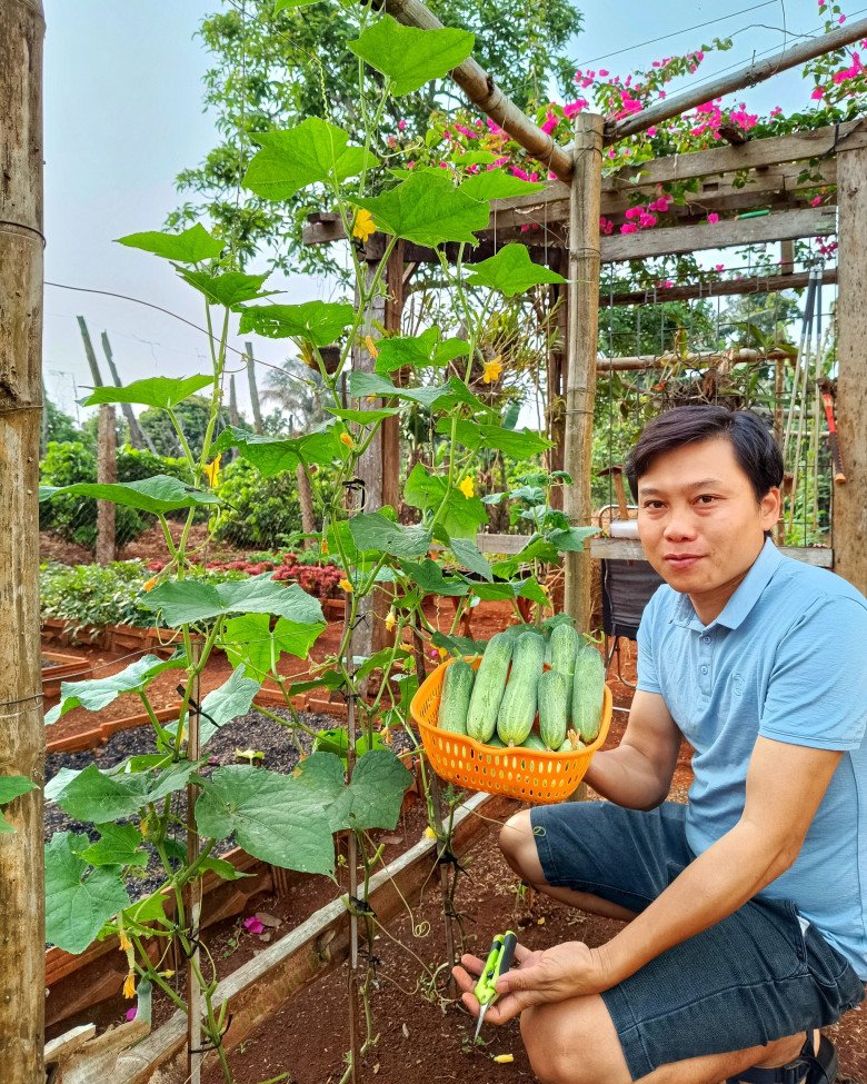 Nam công nhân tan ca tự trồng rau phục vụ bữa ăn hàng ngày, chia sẻ bí quyết mát tay nhờ khâu làm đất - 10