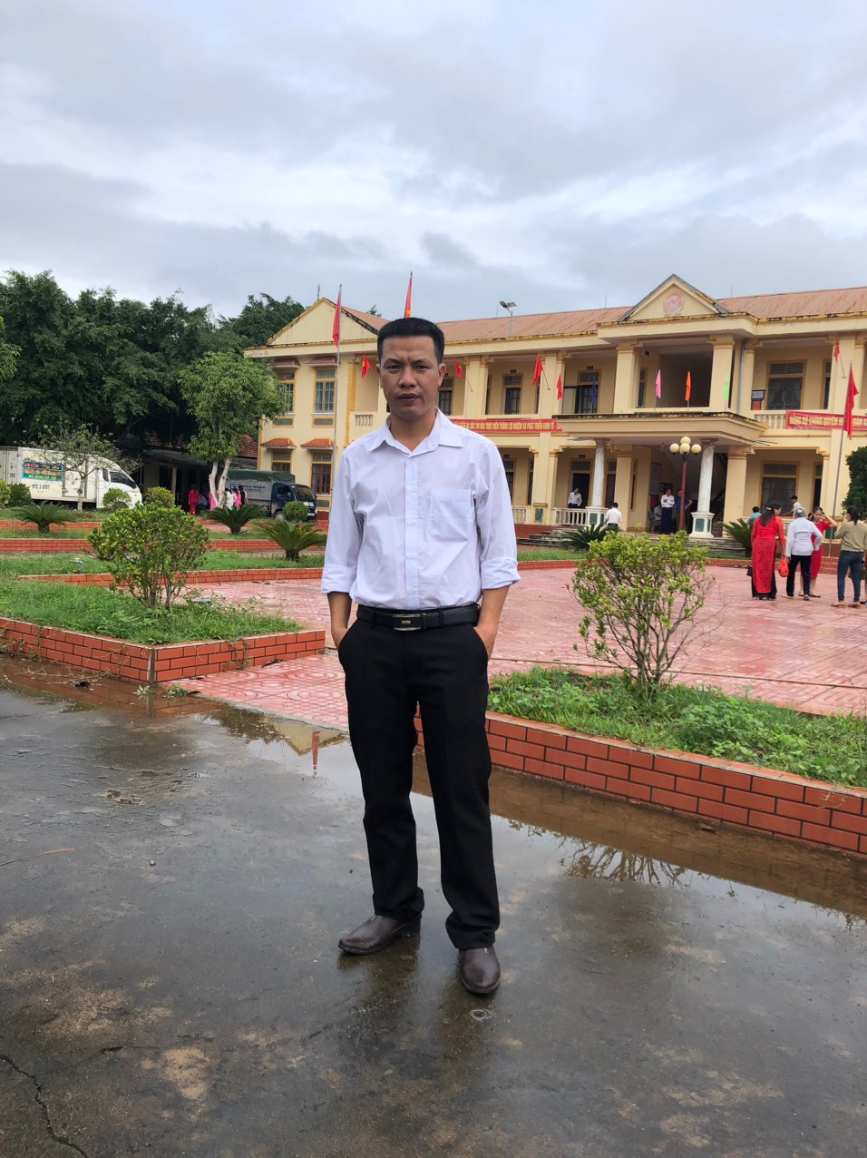 “Ngọn Hải Đăng của làng” - Nỗi buồn trước cái đẹp bị tàn phai và niềm khao khát tri âm - 2