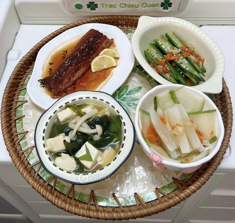 Mục sở thị những mâm cơm cữ cực ít dầu mỡ của mẹ bỉm Việt được chồng Trung nấu hàng ngày - 11