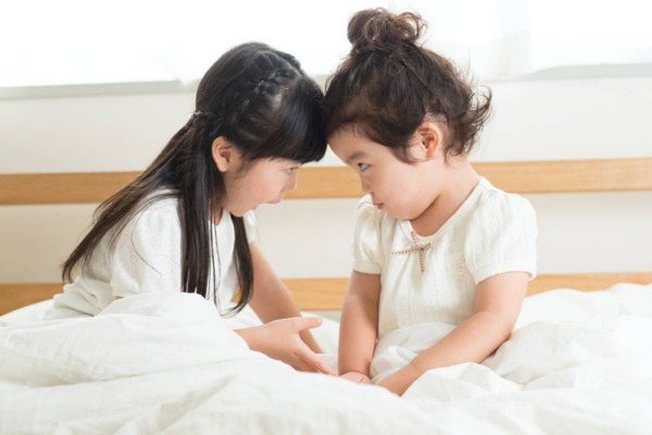 Chuyên gia tâm lý chỉ ra 5 sai lầm phổ biến bố mẹ khiến các con trong gia đình chưa biết yêu thương nhau - 2