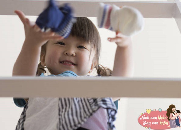 Trẻ trước 3 tuổi thường làm hành động này, tuy khó chăm nhưng là dấu hiệu trí thông minh cao - 4