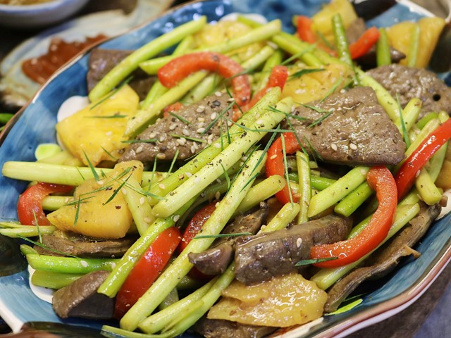 Hôm nay nấu gì: Cơm chiều 4 món toàn món chế biến từ con này, ngon như ngoài hàng lại không hề ngán - 9