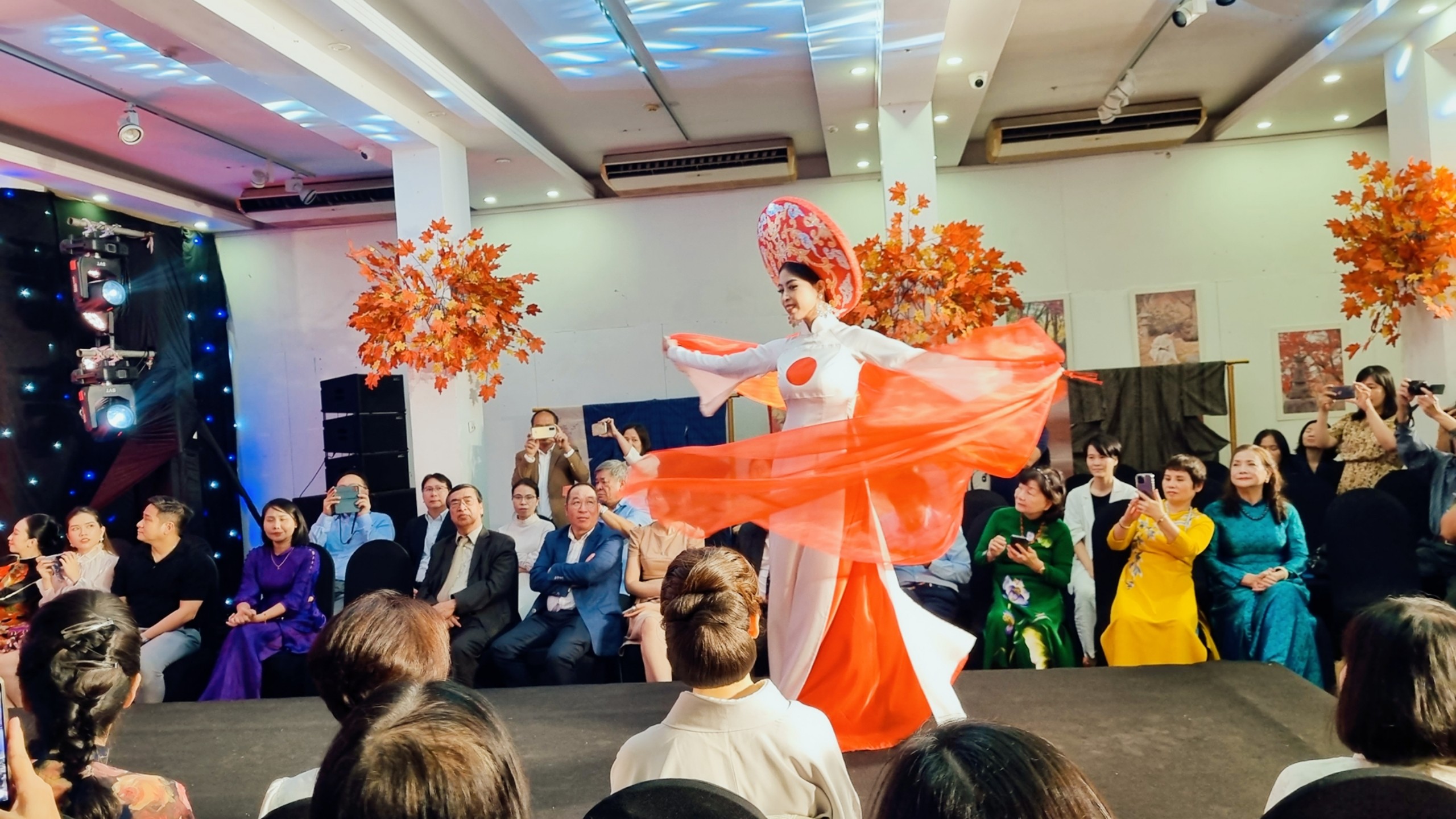 Vẻ đẹp duyên dáng của Áo dài và Kimono trong "Sắc thu Việt - Nhật" - 3