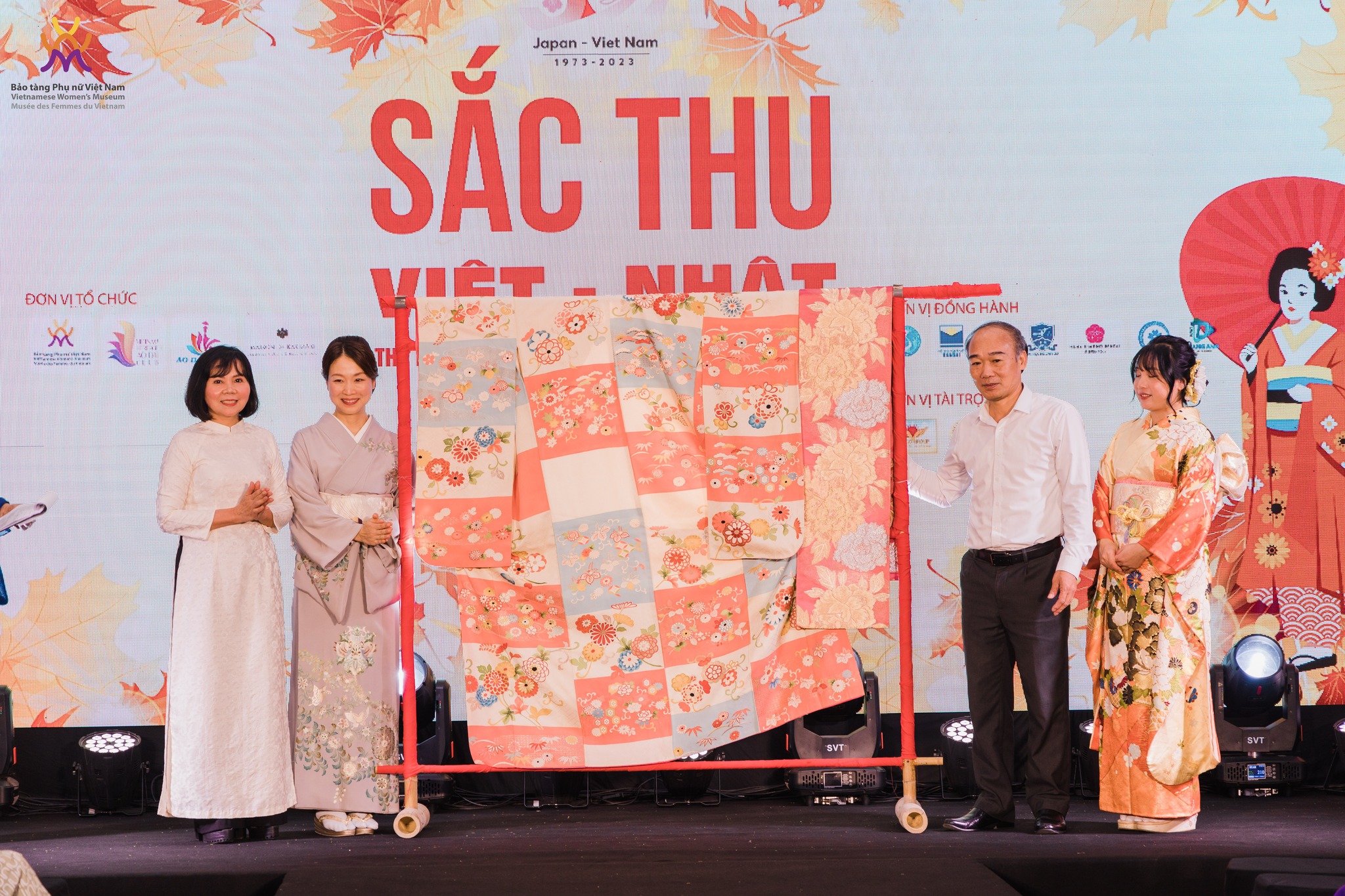 Vẻ đẹp duyên dáng của Áo dài và Kimono trong "Sắc thu Việt - Nhật" - 6