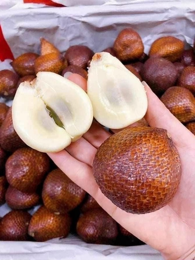 Thứ quả lạ có vỏ như da rắn nhưng lại rất ngon, giá bán 220.000 đồng/kg - 2