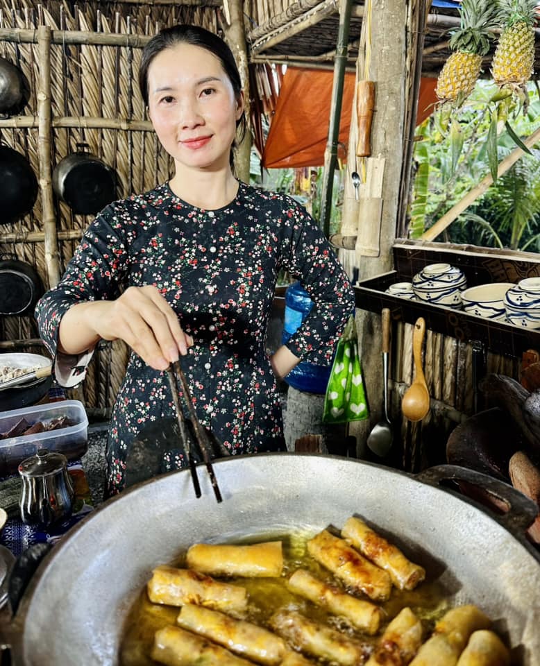 Tài tử Huỳnh Anh Tuấn khoe bữa ăn sáng mà như cỗ linh đình, còn dí dỏm: &#34;Bàn này 3 triệu nha&#34; - 14