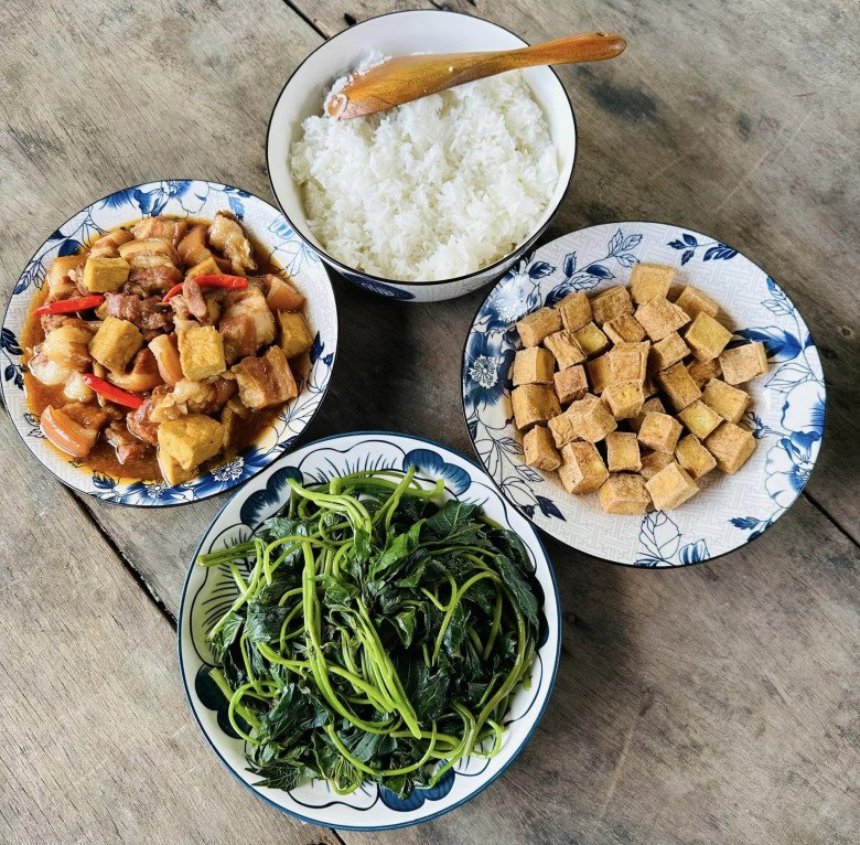 Tài tử Huỳnh Anh Tuấn khoe bữa ăn sáng mà như cỗ linh đình, còn dí dỏm: &#34;Bàn này 3 triệu nha&#34; - 11