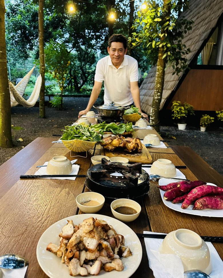 Tài tử Huỳnh Anh Tuấn khoe bữa ăn sáng mà như cỗ linh đình, còn dí dỏm: &#34;Bàn này 3 triệu nha&#34; - 2