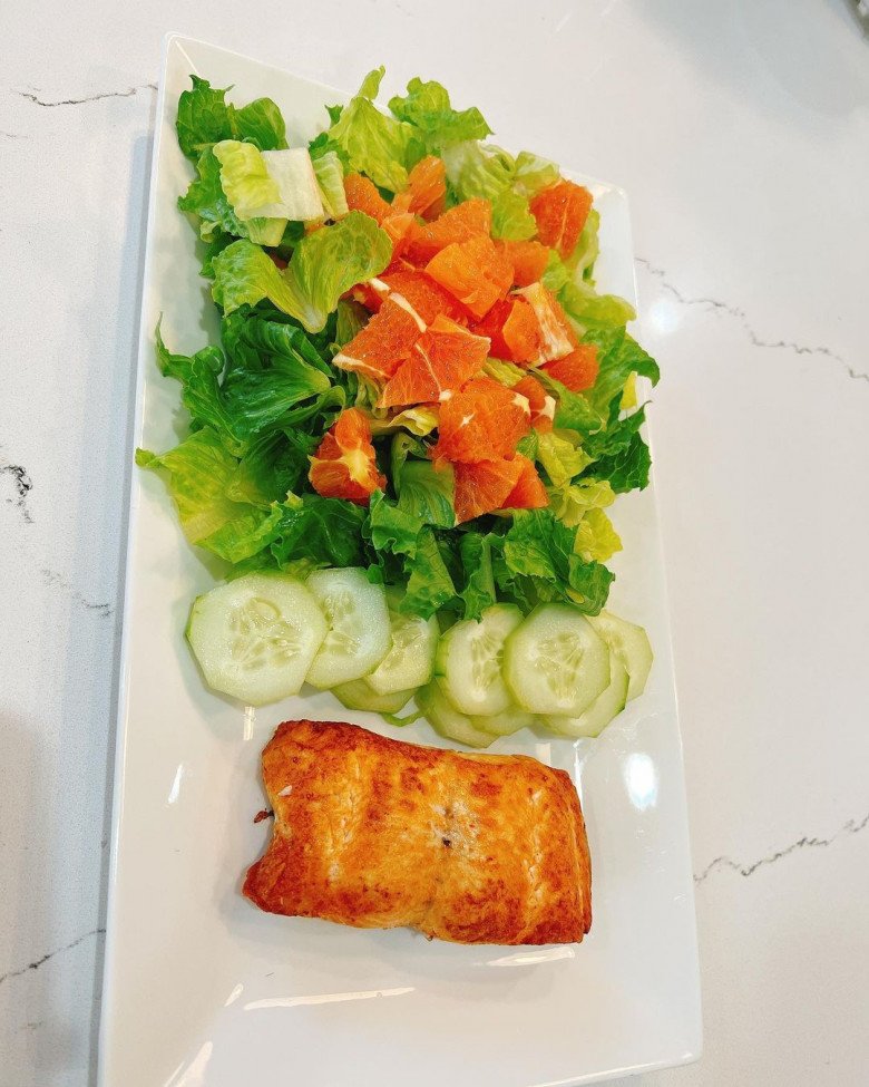 Hoa hậu Phạm Hương đăng hình con cá chỏng chơ trong căn bếp, hóa ra là làm món ăn sang xịn - 4