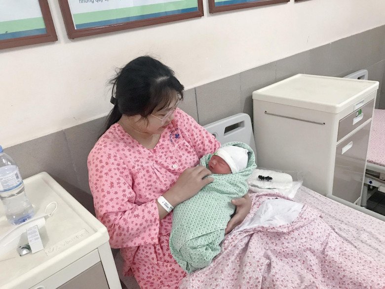 Đẻ thường ở Phụ sản Hà Nội, mẹ bầu không có BHYT hết trọn gói 20 triệu đồng, không phải cảm ơn bác sĩ - 2