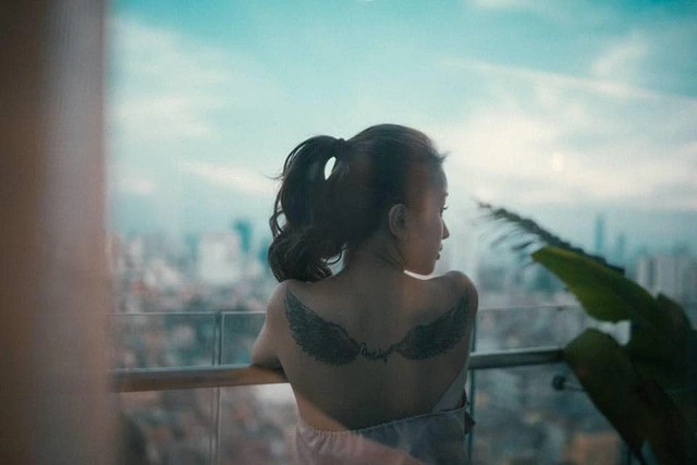Chân dung "chị đẹp" 2 con mà dáng quá nuột, khoe lưng trần lộ rõ hình xăm - 8