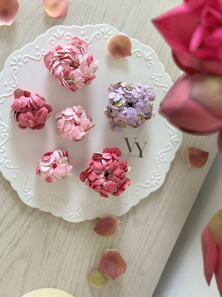 Ngày nhỏ ước mơ mở tiệm bánh chuối bán, lớn lên 9X bỏ nghề văn phòng để làm cô giáo dạy bánh, thu nhập tăng gấp nhiều lần - 9