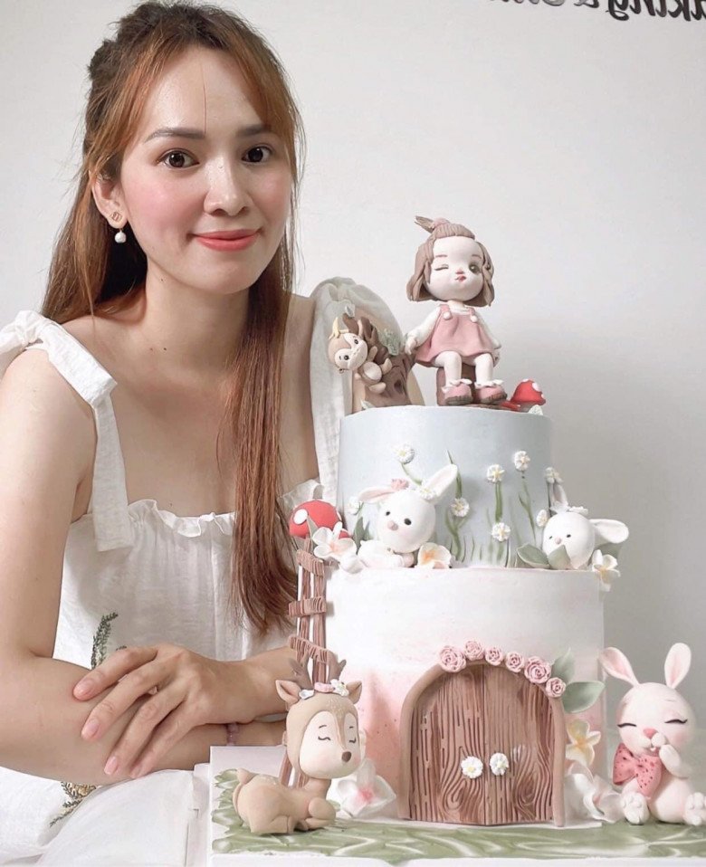Ngày nhỏ ước mơ mở tiệm bánh chuối bán, lớn lên 9X bỏ nghề văn phòng để làm cô giáo dạy bánh, thu nhập tăng gấp nhiều lần - 6