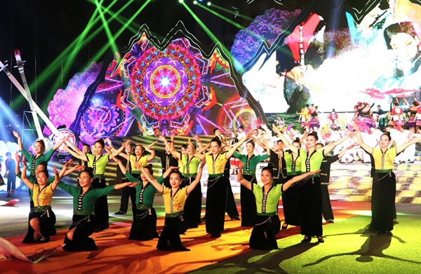 Lần đầu tiên tổ chức Ngày hội văn hóa các dân tộc có số dân dưới 10.000 người - 3