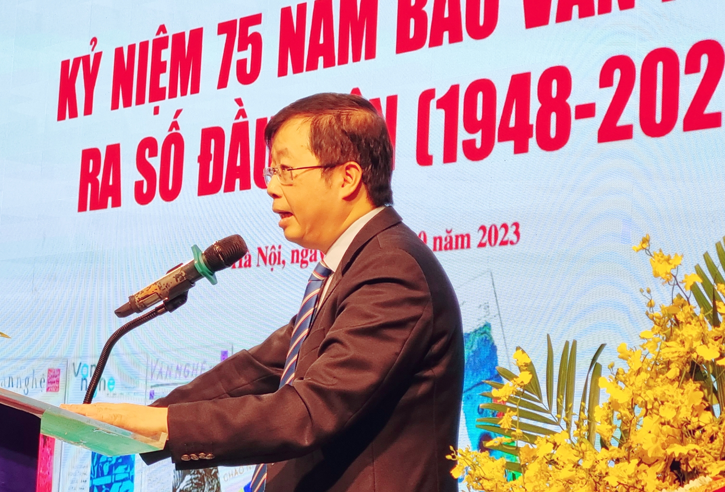 Báo Văn nghệ trong 75 năm trưởng thành và phát triển - 6