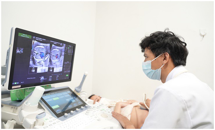 Khâu eo cổ tử cung dự phòng sinh non, 3 tháng sau sinh mới tá hỏa biết chưa cắt chỉ - 2