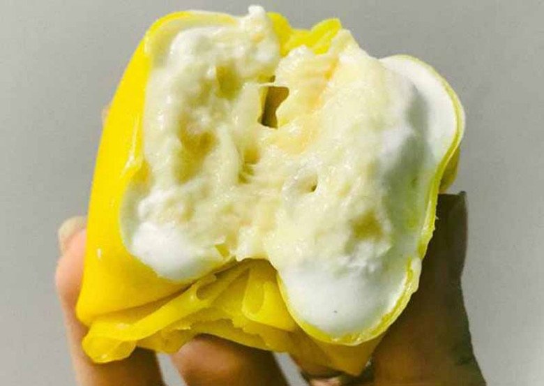 Cách làm bánh crepe sầu riêng thơm lừng, béo ngậy ngon chuẩn vị - 9