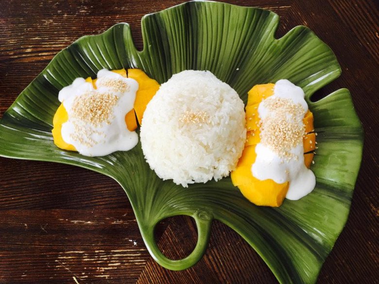 Chồng 6 múi tự tay nấu tiệc linh đình, nữ MC nóng bỏng định khen nhưng lại "nghẹn cứng người" - 7