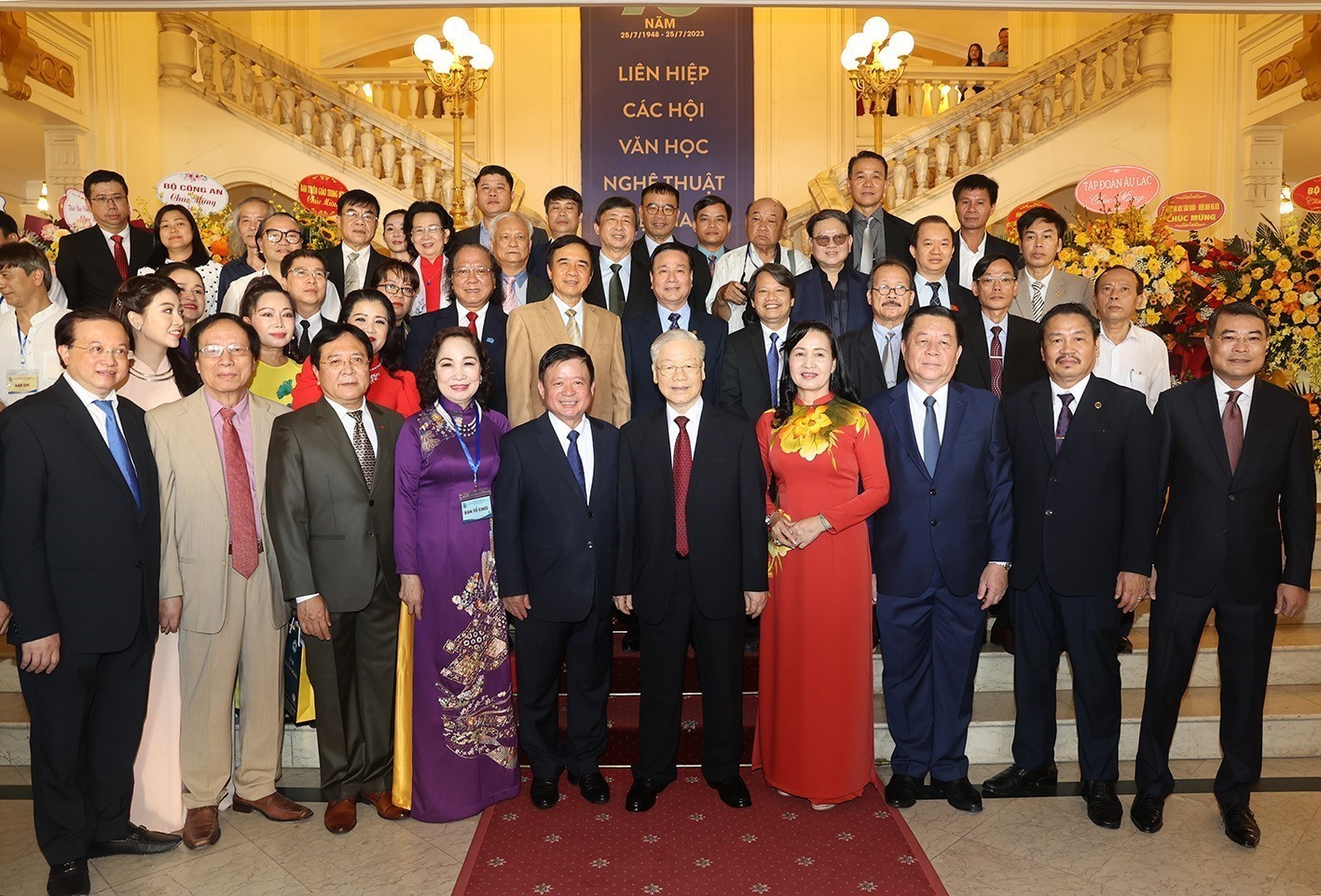 Liên hiệp các Hội Văn học nghệ thuật Việt Nam và việc chấn hưng sự nghiệp văn hoá, văn nghệ của đất nước trong thời gian tới - 1