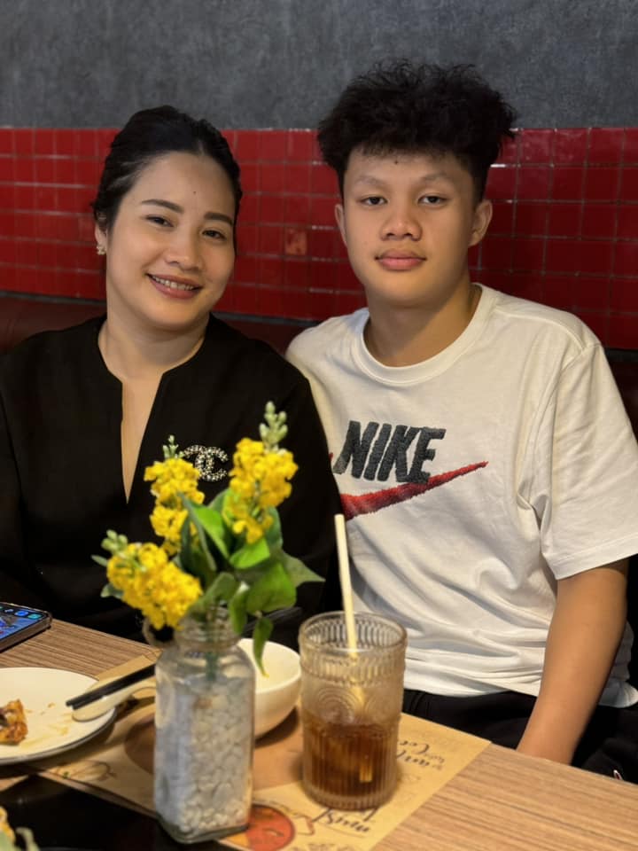 MC Trần Quang Minh khoe con cua to &#34;khổng lồ&#34; khiến BTV Hoài Anh, diễn viên Bình An thích thú bình luận - 6