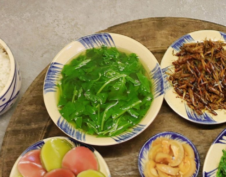 Cơm tối toàn món quen thuộc nhưng ngon, có thứ là đặc sản ruộng đồng "vạn người mê" - 5