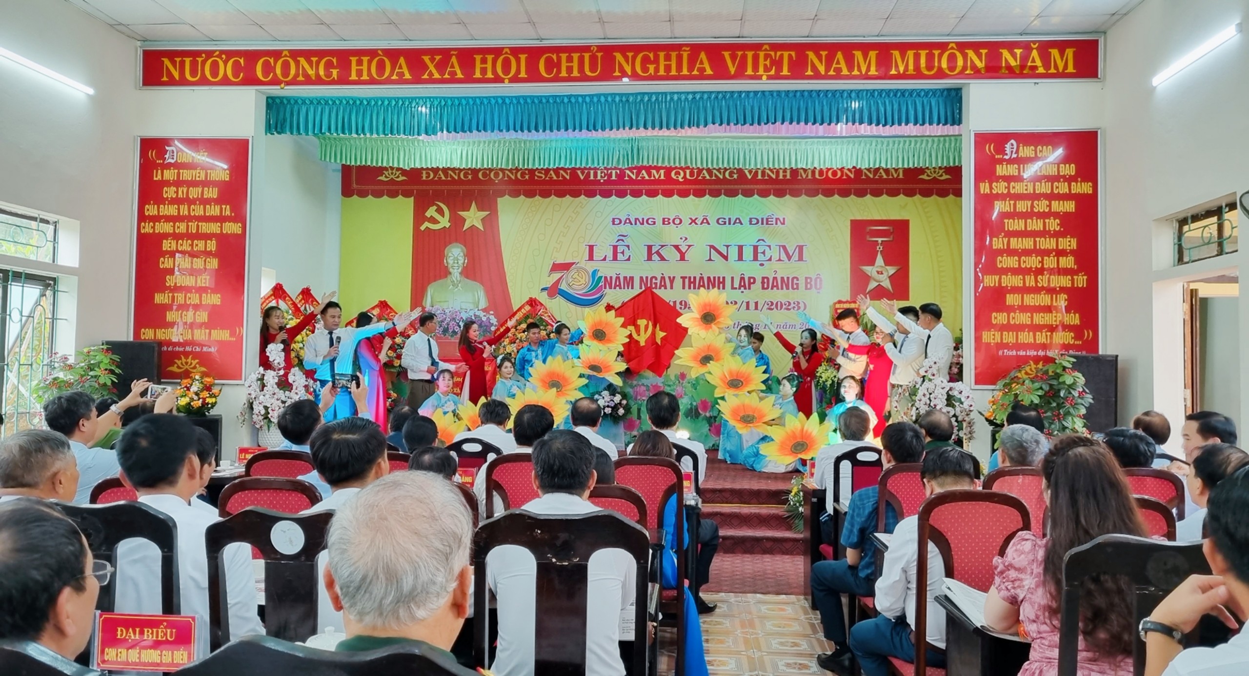 Chủ tịch Liên hiệp các Hội Văn học nghệ thuật Việt Nam dự Lễ kỷ niệm 70 năm ngày thành lập Đảng bộ xã Gia Điền - 1