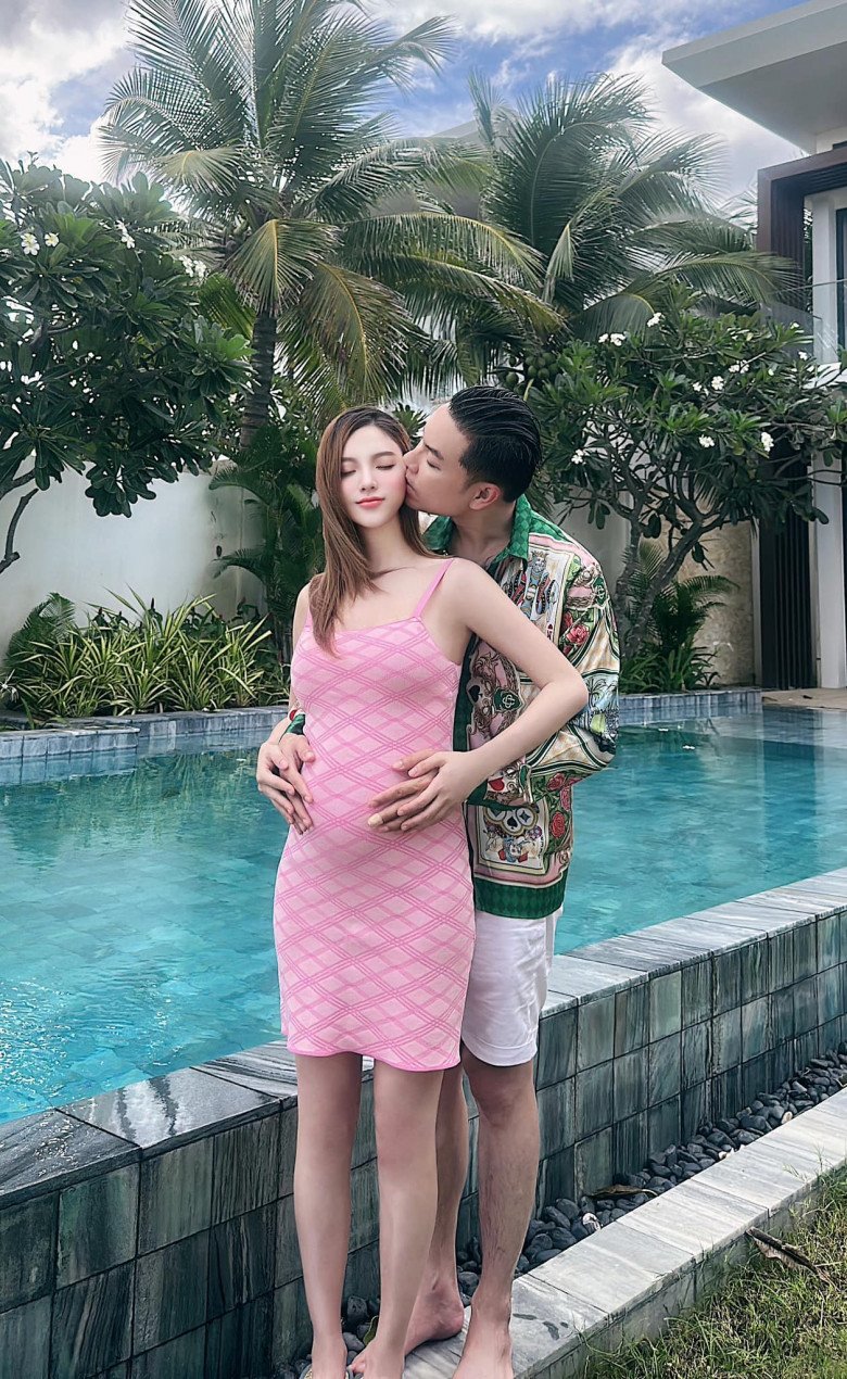 Hạnh Sino bầu 7 tháng sắc vóc vẫn đẹp, thần thái rạng rỡ, tiết lộ những món không ăn trong thai kỳ - 2