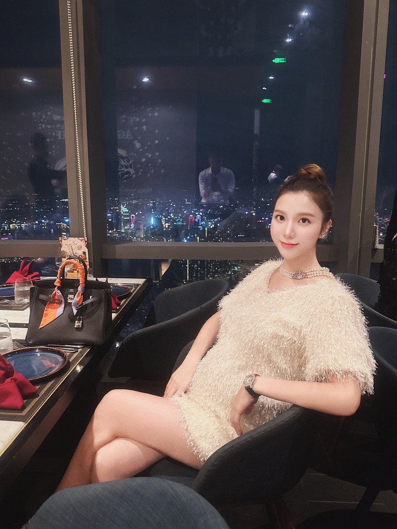 Hạnh Sino bầu 7 tháng sắc vóc vẫn đẹp, thần thái rạng rỡ, tiết lộ những món không ăn trong thai kỳ - 3