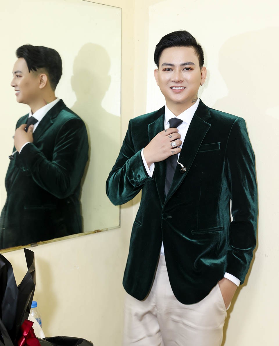 Đàn anh khiến Hoài Lâm tái xuất, run và quên lời khi hát chung là ai? - 1