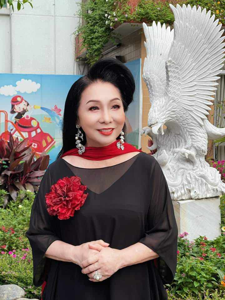 NSND Bạch Tuyết: "Làm cải lương không thể nhà quê" - 4