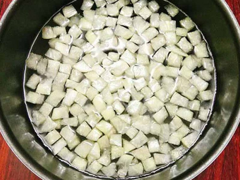 Cách làm chè bưởi đơn giản với bí quyết để cùi giòn ngon, không đắng - 4