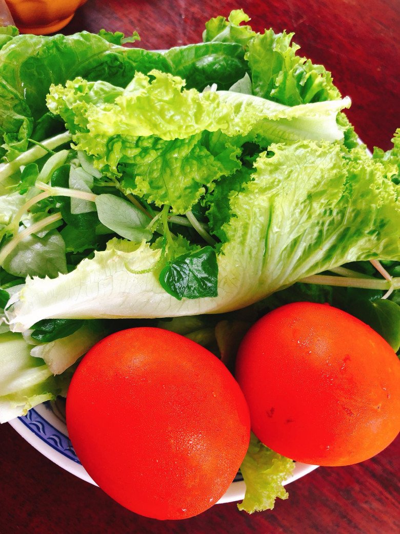 "Bé Leon phiên bản người lớn của Hồ Ngọc Hà" khoe mâm cơm đạm bạc mẹ nấu ở quê làm dân mạng xúc động - 9