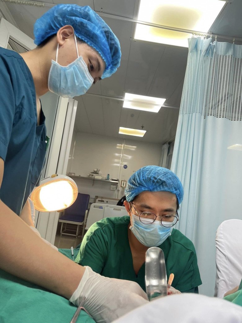 Mẹ bỉm đi đẻ chọn gói sinh gia đình, nằm phòng dịch vụ 4 triệu/đêm ở Phụ sản Trung ương - 2