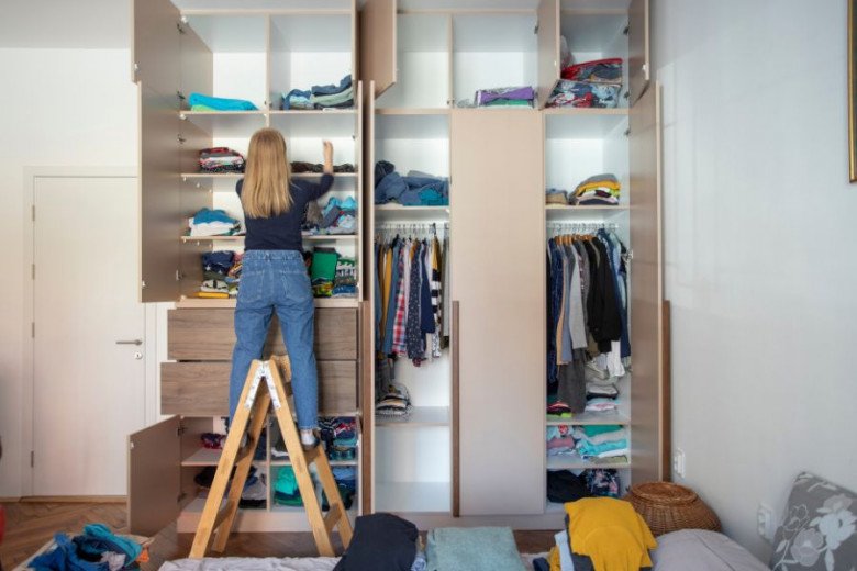 7 mẹo sắp xếp tủ đồ thu đông, quần áo dày đến mấy, tủ nhỏ đến đâu cũng giải quyết được - 1