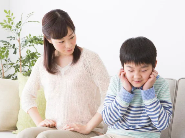 Chuyên gia tâm lý: 90% bố mẹ Việt áp đặt con cái, tưởng &#34;làm thế vì con&#34; nhưng vô tình có 3 cái hại - 2