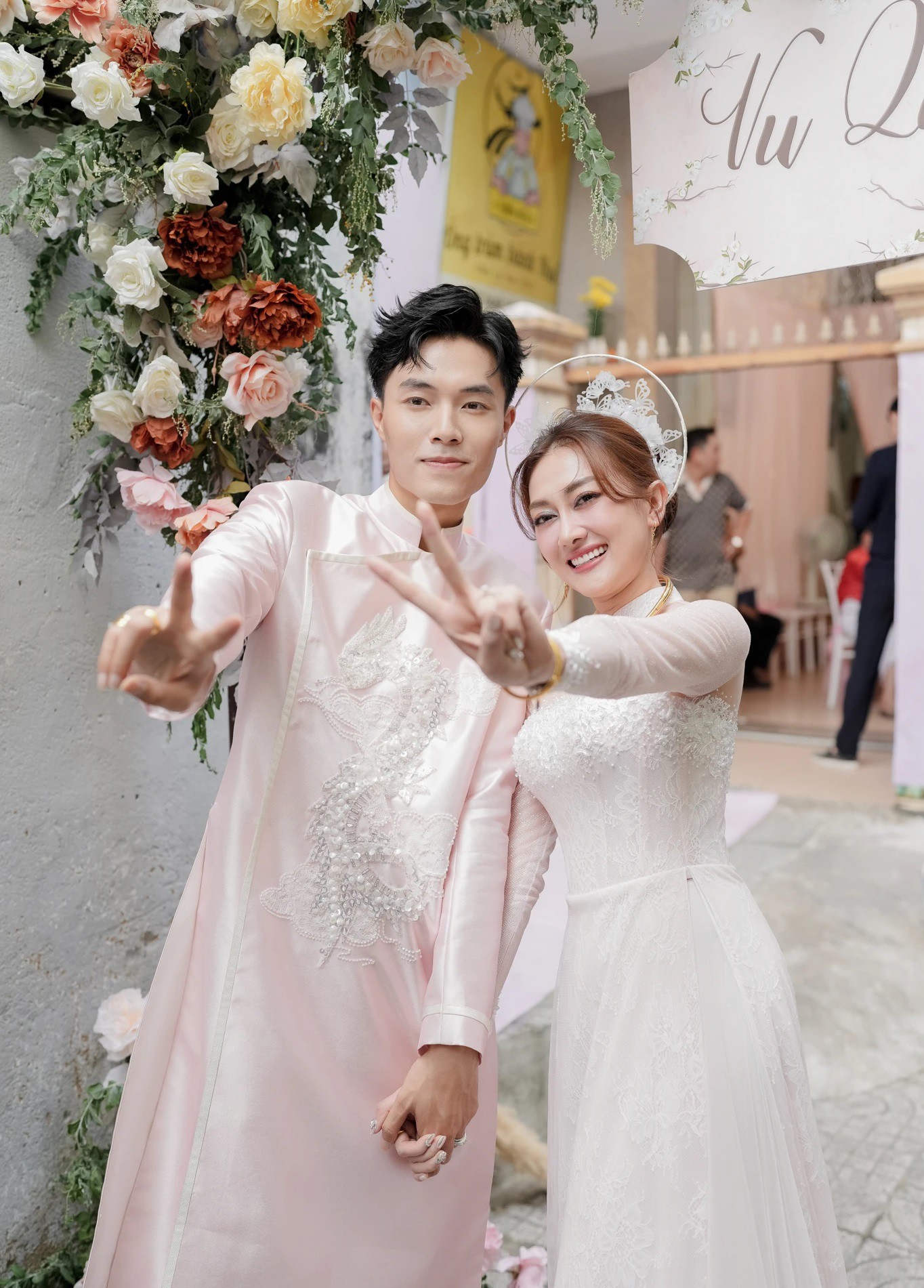 Vợ chồng Anh Tú vượt 200km dự đám cưới Phương Lan - Phan Đạt tại Ninh Bình - 6