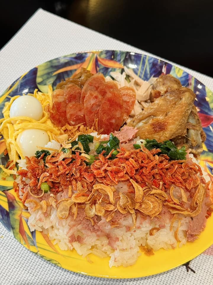 Đại gia Quận 7 khoe cơm với xôi thôi cũng làm dân mạng đòi ăn ké vì &#34;nhà nghèo không biết vị ra sao&#34; - 2