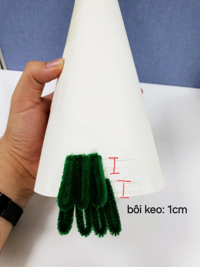 Chàng trai chỉ cách làm cây thông Noel bằng kẽm nhung với 71.000 đồng, vừa lạ mắt vừa dễ thương - 6