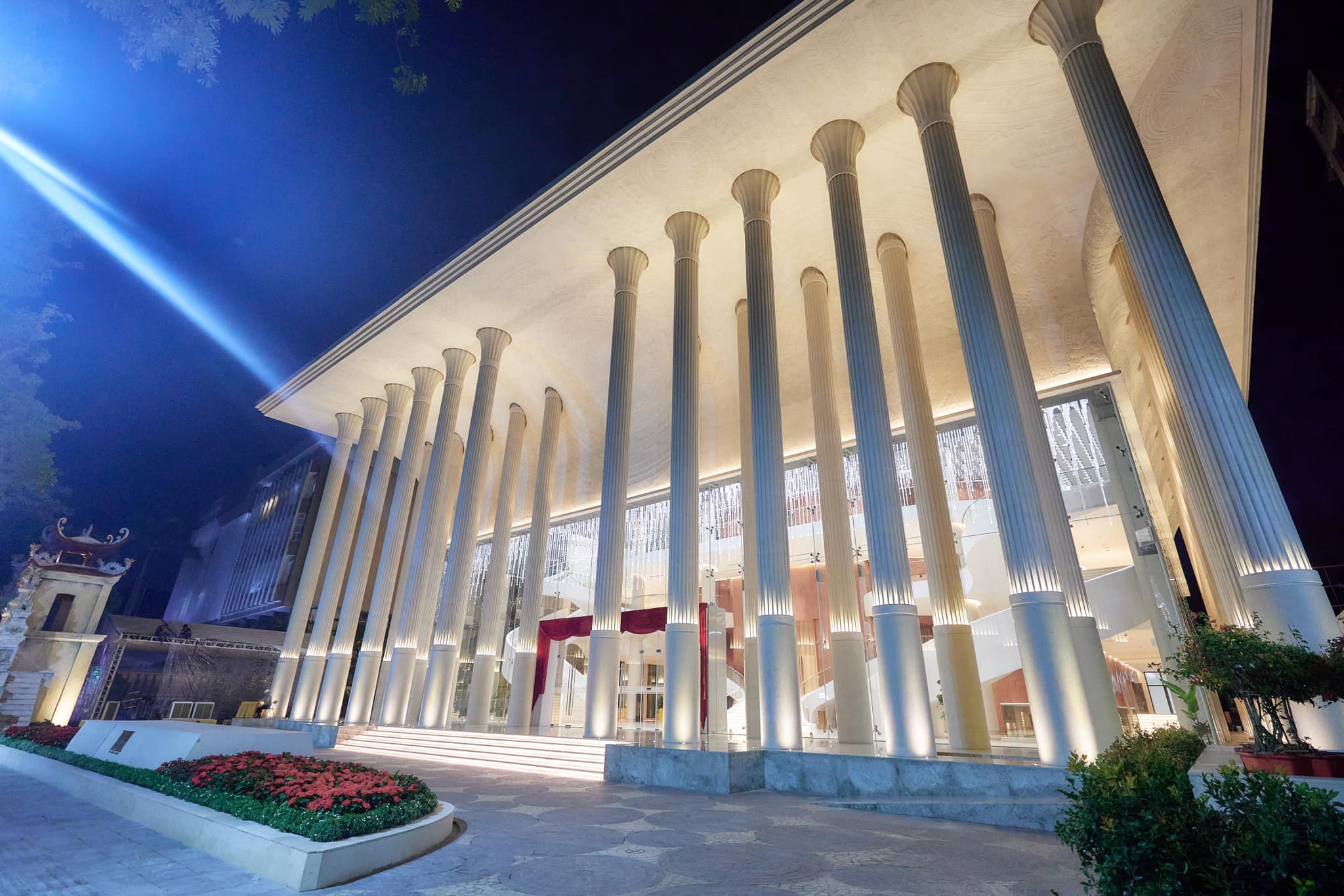 Nhà hát Hồ Gươm nằm trong Top 10 nhà hát opera tuyệt vời nhất thế giới - 1