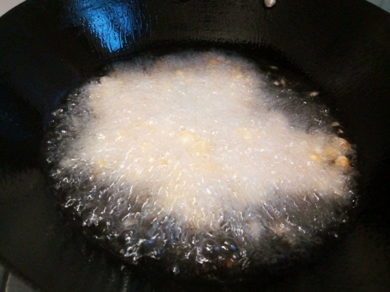 Chiều nấu cơm, thêm ngô chiên trứng muối kiểu này vào bữa ăn hấp dẫn hẳn - 5