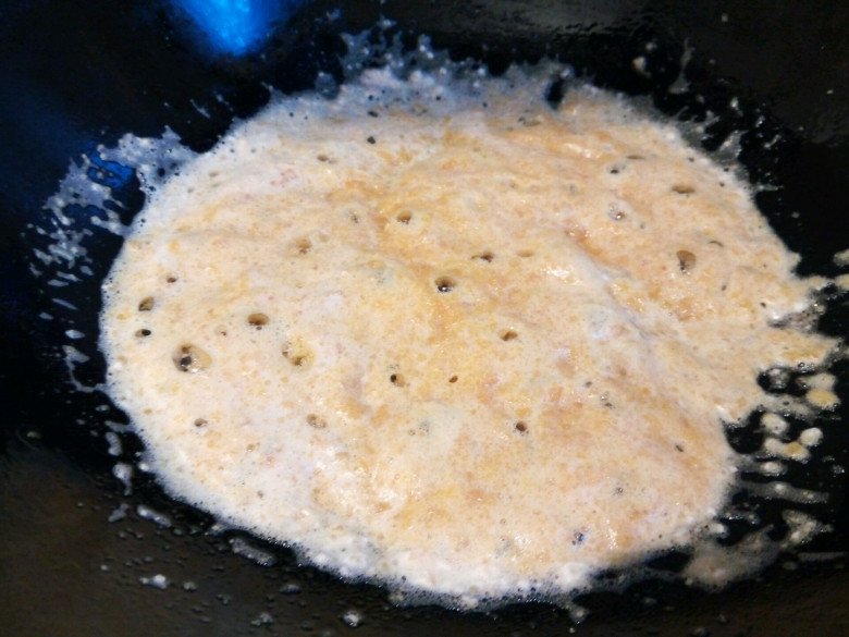 Chiều nấu cơm, thêm ngô chiên trứng muối kiểu này vào bữa ăn hấp dẫn hẳn - 6